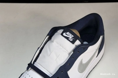 1 Midnight Jordan Navy Low SB 1009